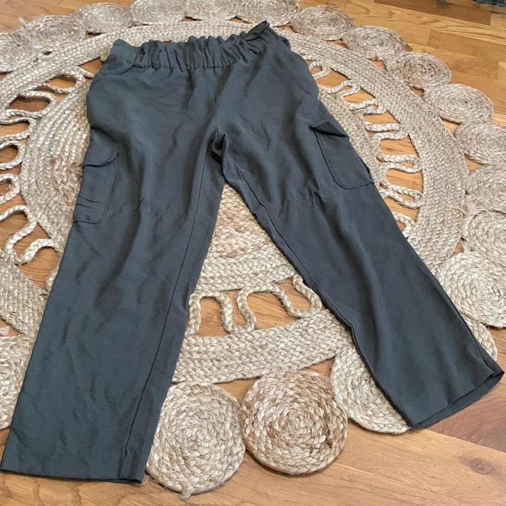 Loft Army Green Cargo Pants M High Waisted Elastic Waist Casual Travel Utility